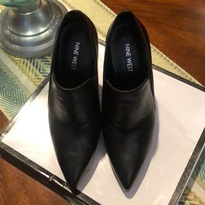 NINE WEST BLACK ANKLE BOOTS IN SZ 7.5